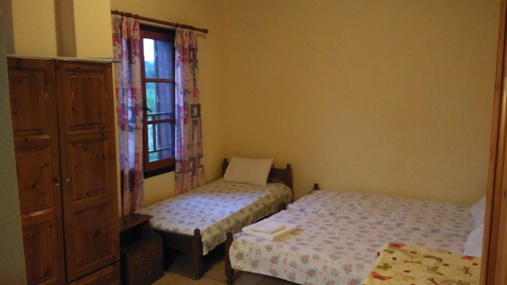 Stergiou Rooms Líri 외부 사진
